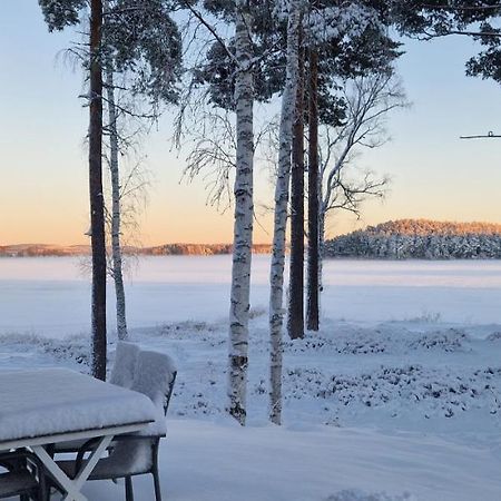 Lakeside Log Cabin Fraemby Udde Falun Exterior photo